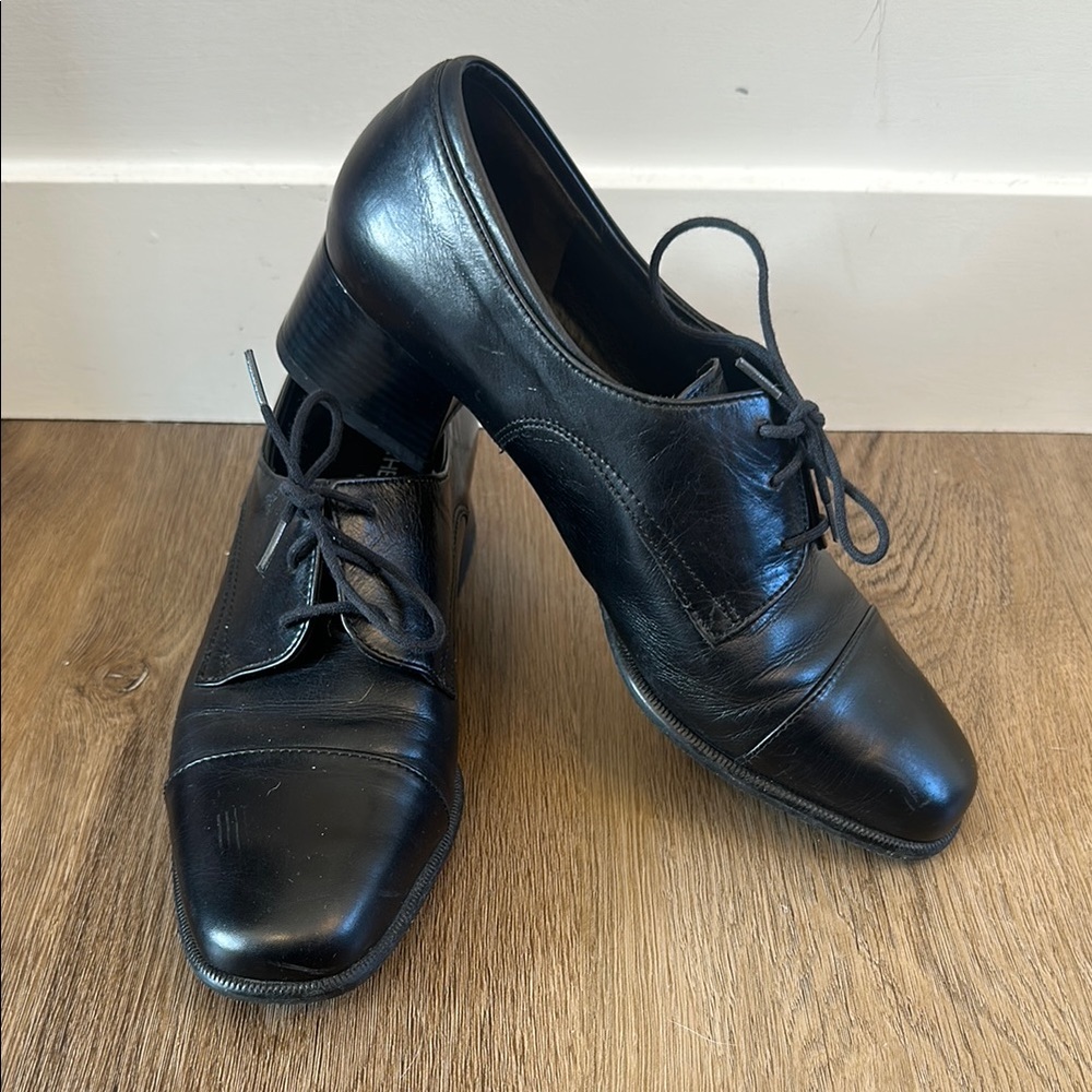 THERESIA M. Black Oxford Shoes Lace Up Genuine Leather 1.25” Heel Women’s Size 8